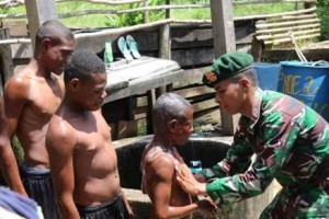 Satgas Pamtas Yonif 411 Kostrad Ajarkan Anak Papua Pola Hidup Sehat. 